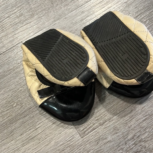 Fold up Butterfly Flats - Picture 3 of 5